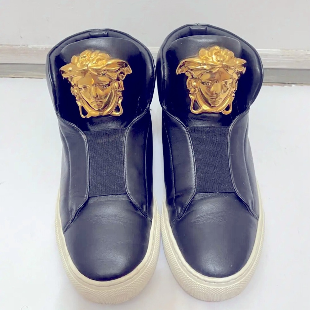 WORN AUTHENTIC VERSACE Women’s Sneakers Medusa Gold Black Leather